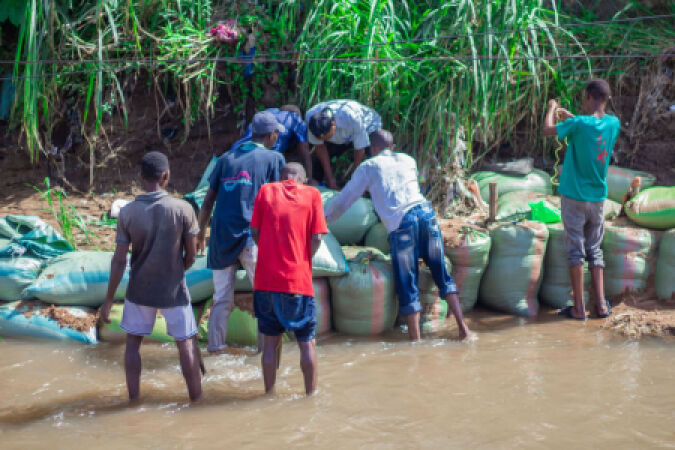 Tunaendelea na ulinzi wa mto Mirongo jijini Mwanza kwa kutumia njia za asili kwenye mradi wa SASA unaofadhiliwa na GIZ